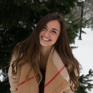 Meet your Posher, Lauren